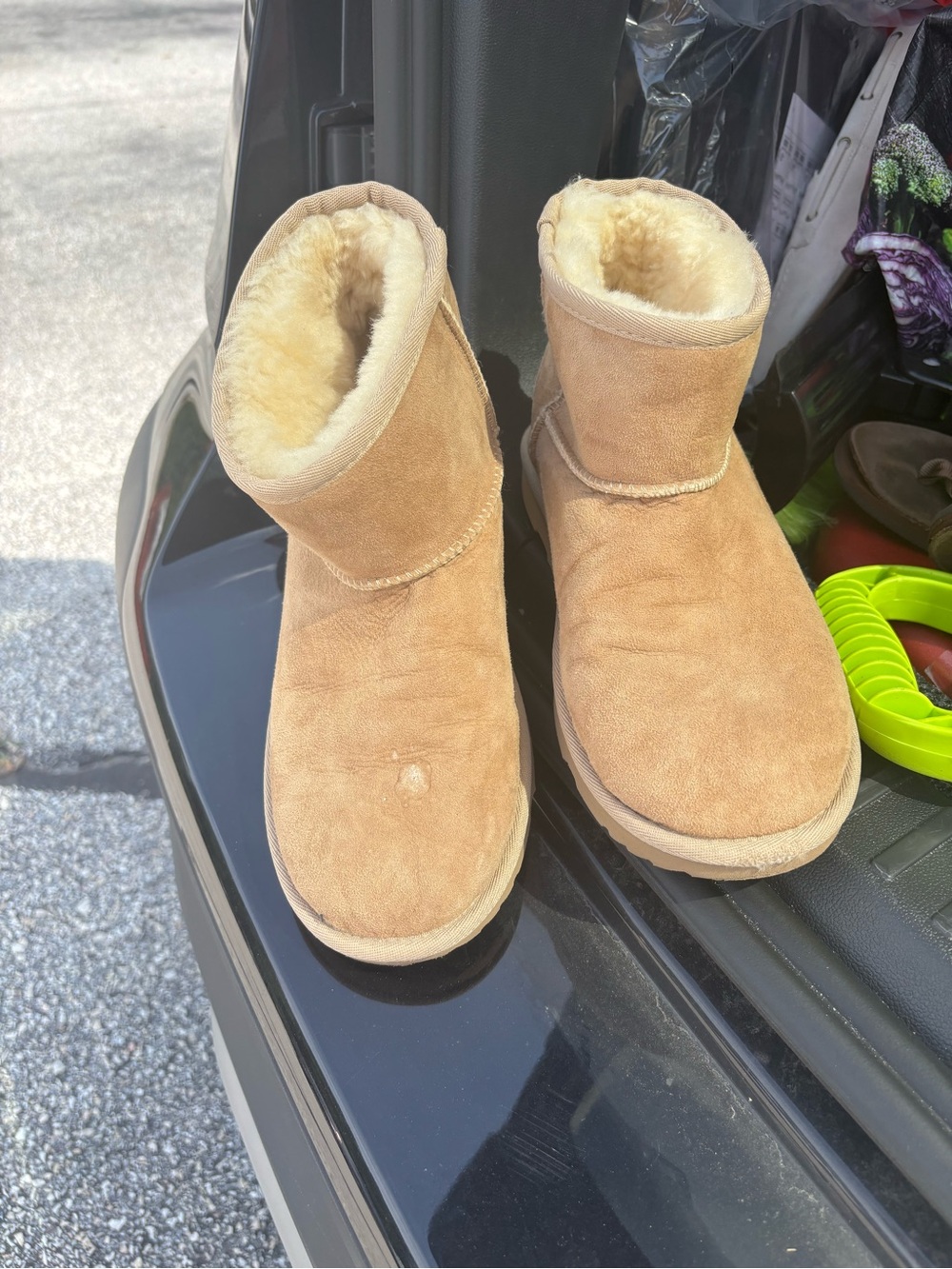 Ugg Classic Mini II